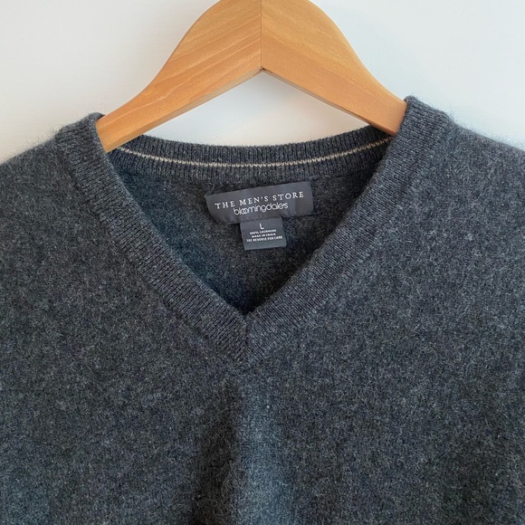 Bloomingdale’s Men’s Cashmere sweater - Picture 4 of 6
